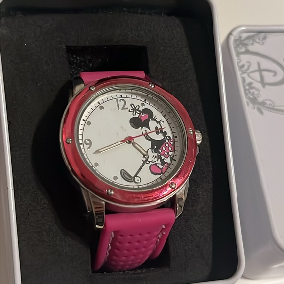 Disney Minnie Mouse Golf Pink & White Timepiece Watch - Picture 2 of 5